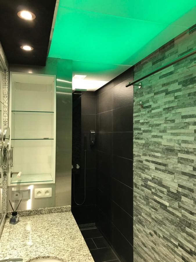 Caravaggio Boutique Suites 安特卫普 外观 照片