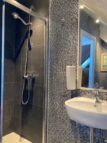 Caravaggio Boutique Suites 安特卫普 外观 照片